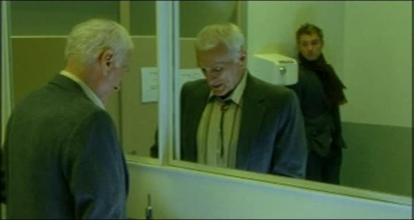 Joe & Alfie in the men&acute;s room